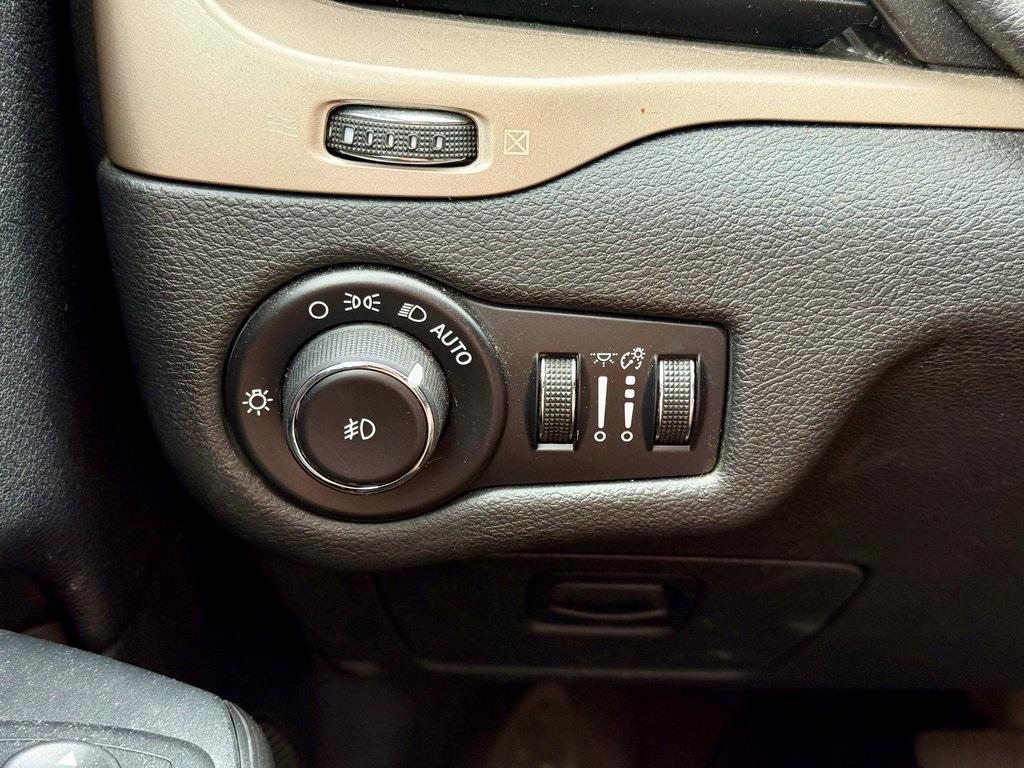 used 2016 Jeep Cherokee car, priced at $10,968