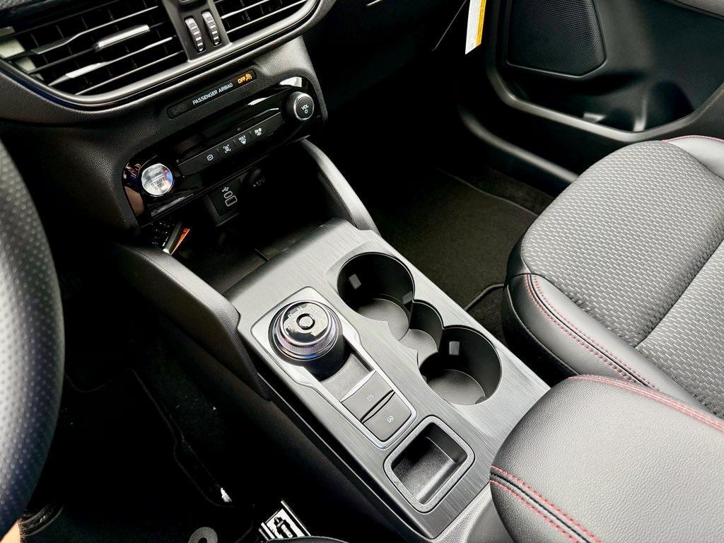 new 2025 Ford Escape car, priced at $31,562