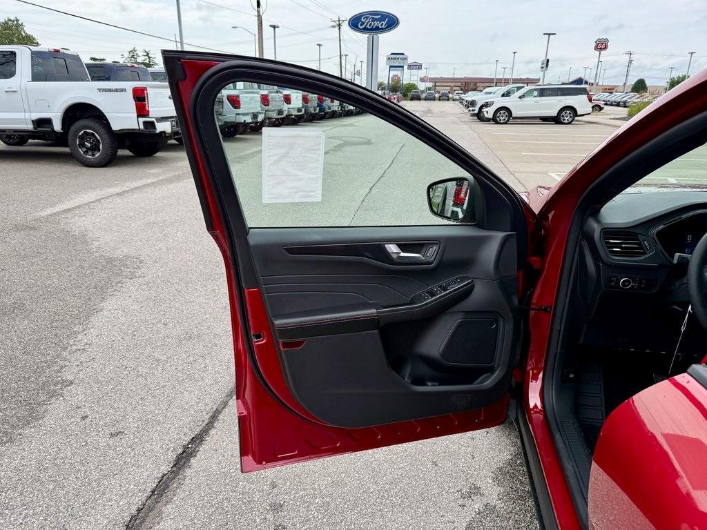 new 2025 Ford Escape car, priced at $31,562