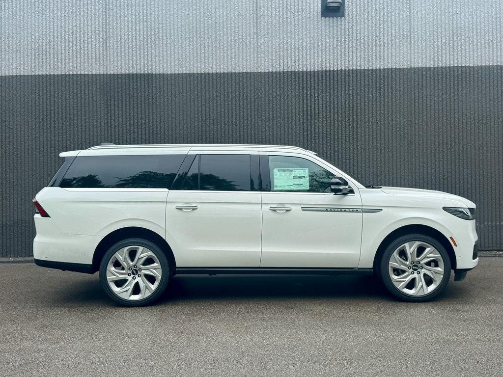 new 2025 Lincoln Navigator L car, priced at $108,725