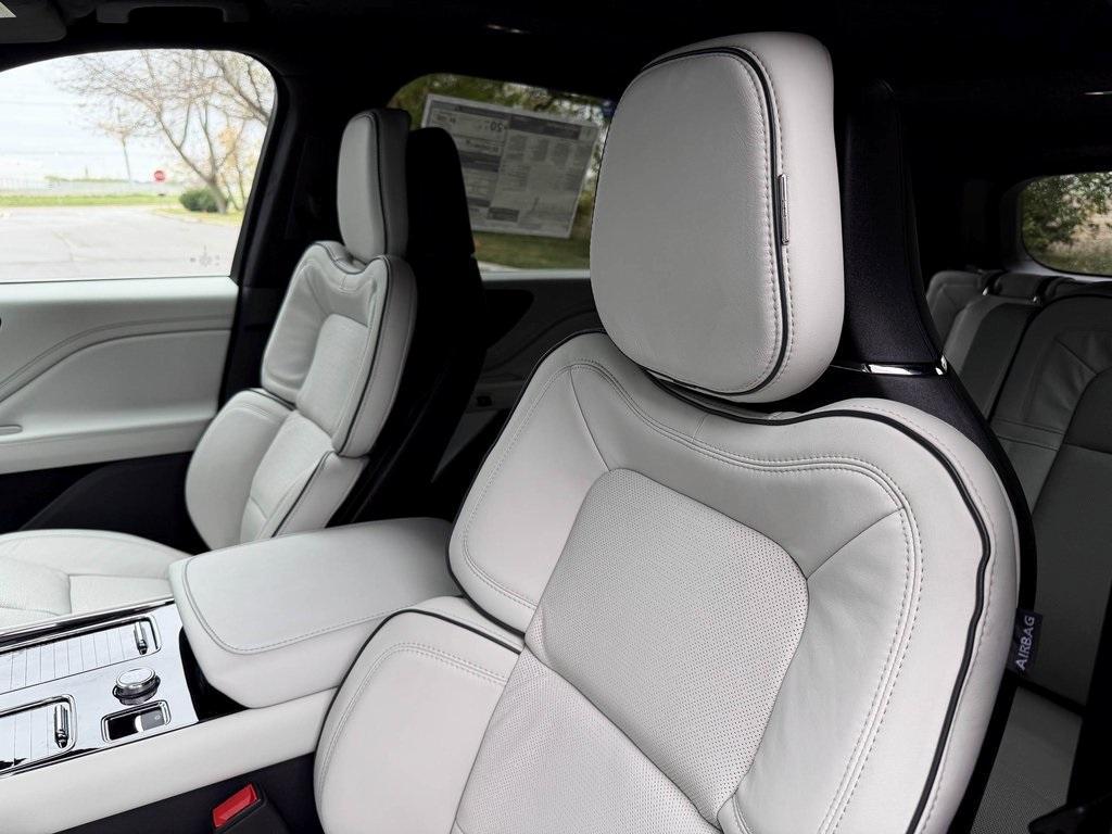 new 2026 Lincoln Aviator car, priced at $91,555