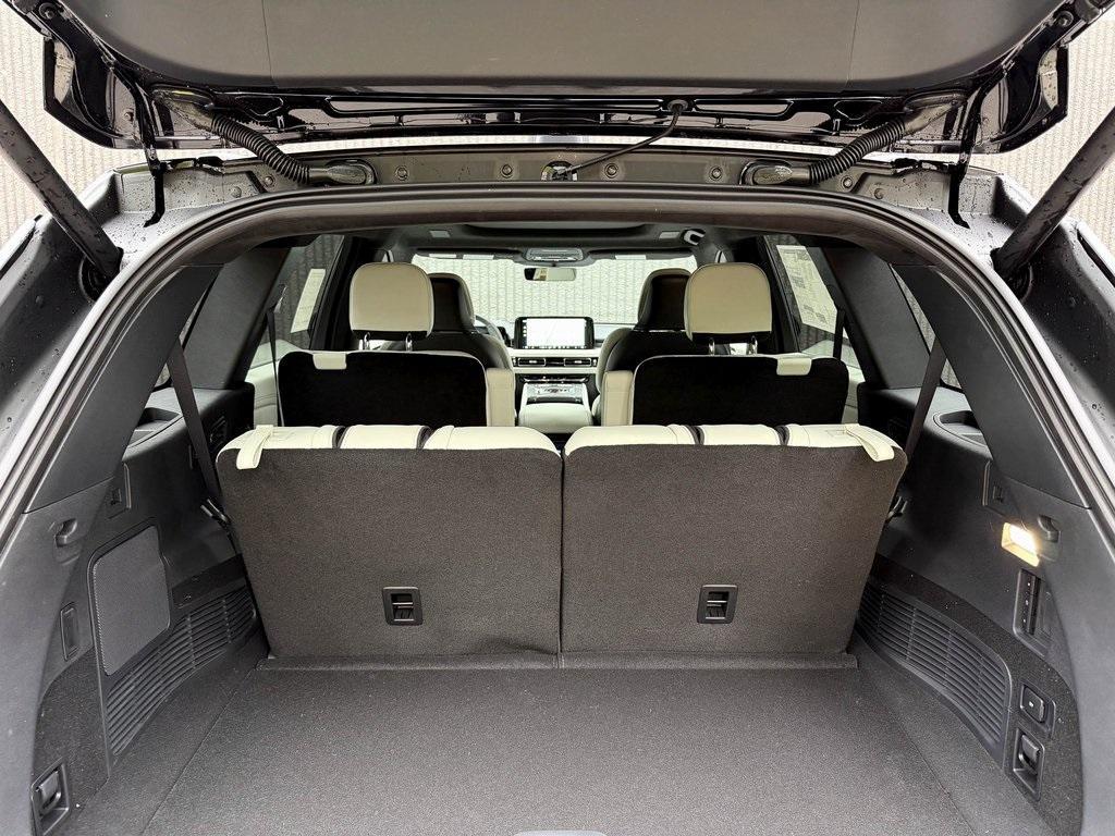 new 2026 Lincoln Aviator car, priced at $91,555