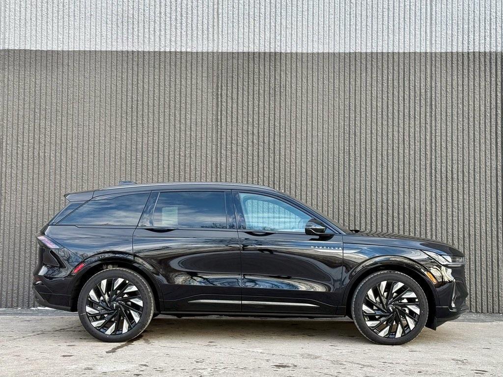 new 2025 Lincoln Nautilus car, priced at $64,704