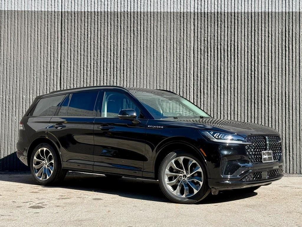new 2025 Lincoln Aviator car, priced at $63,667