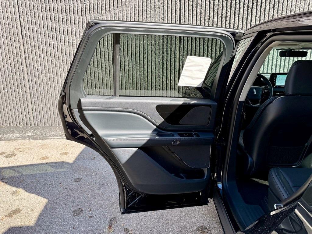 new 2025 Lincoln Aviator car, priced at $63,667