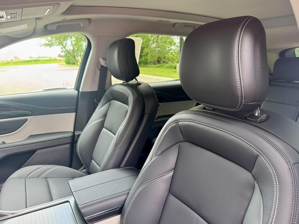 new 2025 Lincoln Nautilus car, priced at $59,998