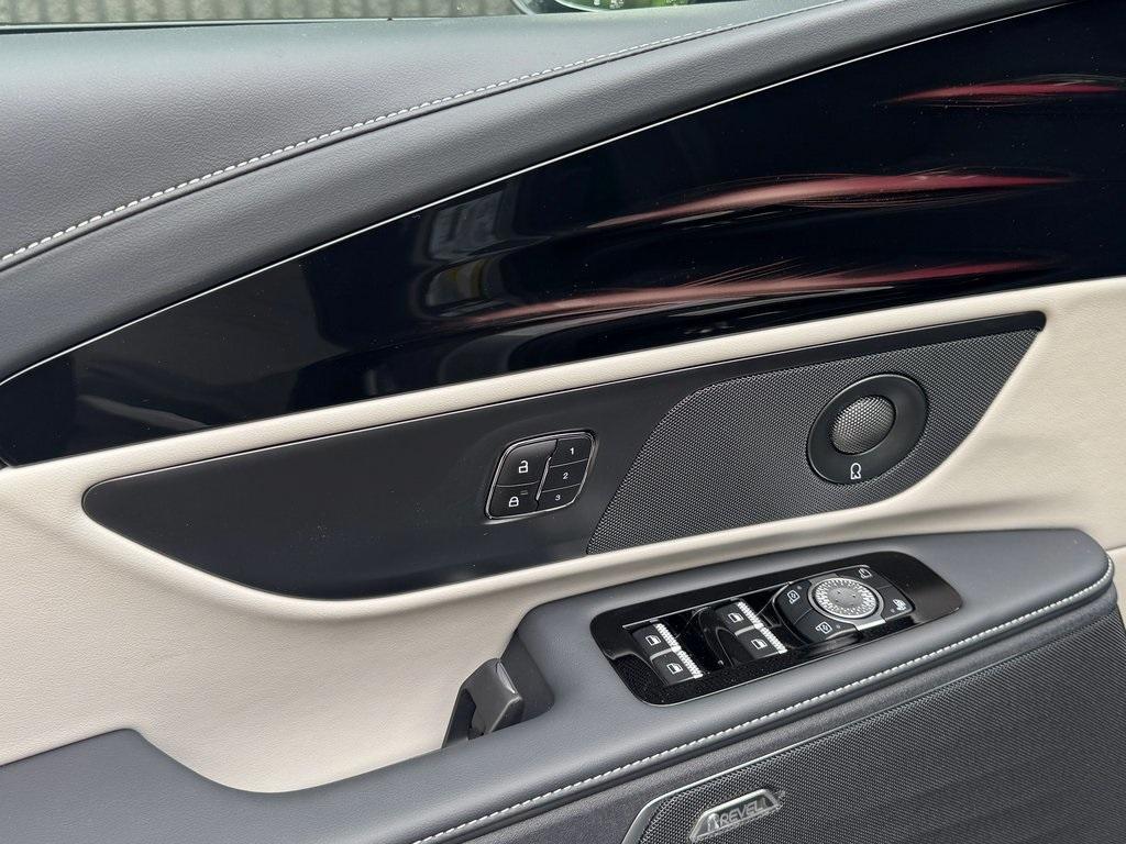 new 2025 Lincoln Nautilus car, priced at $59,998
