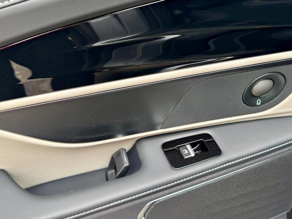 new 2025 Lincoln Nautilus car, priced at $59,998