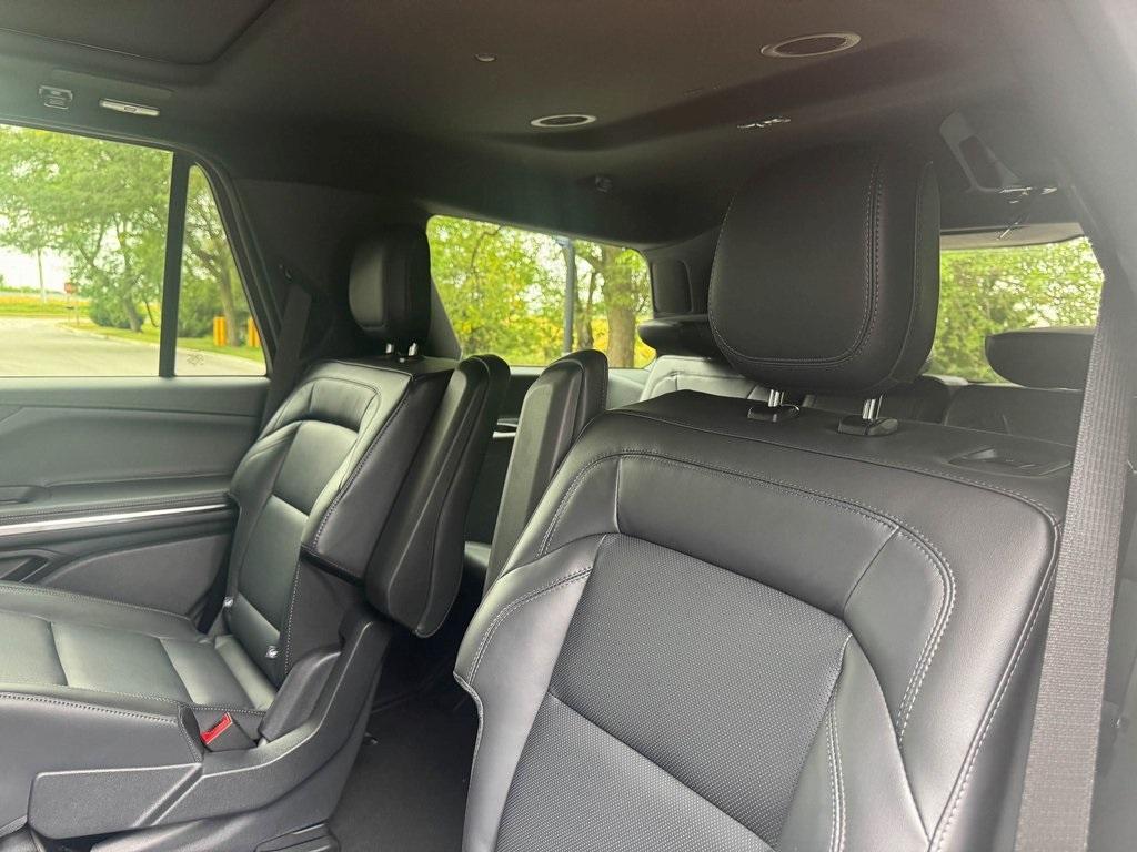 new 2025 Lincoln Navigator car, priced at $103,893