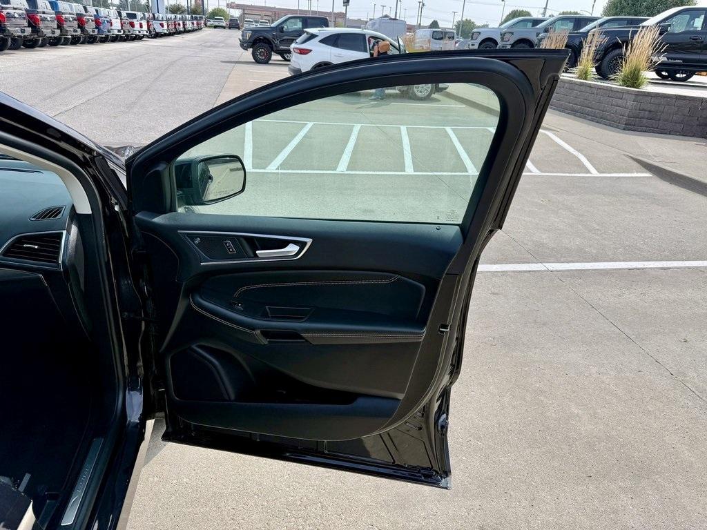 used 2024 Ford Edge car, priced at $28,836