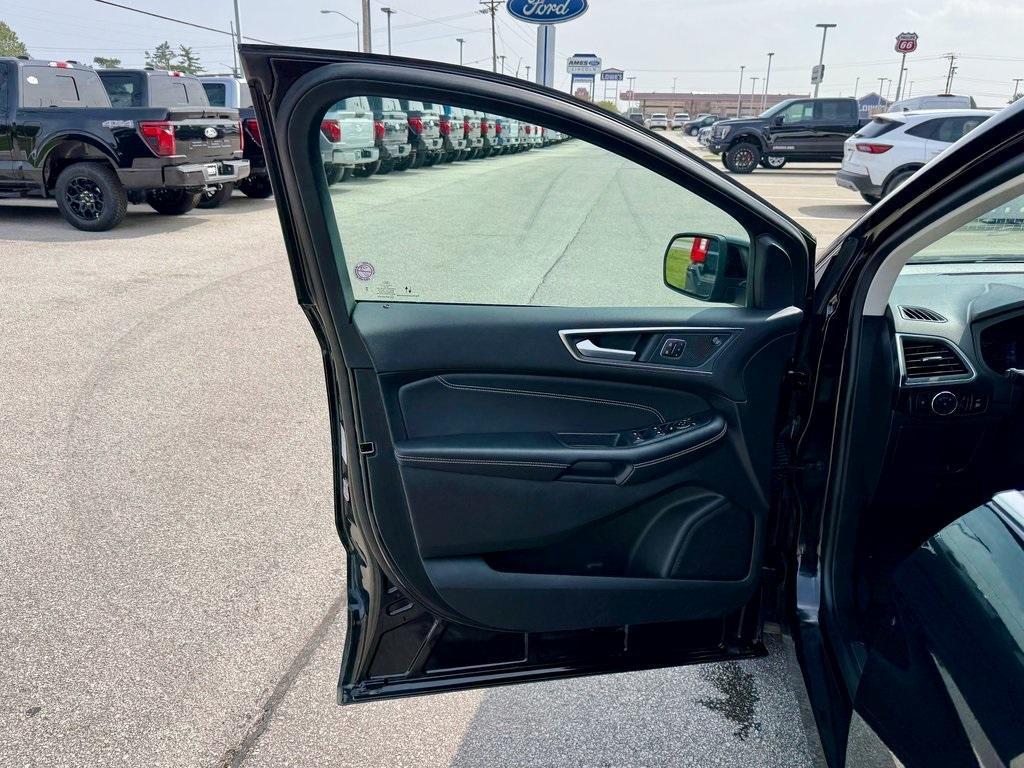 used 2024 Ford Edge car, priced at $28,836