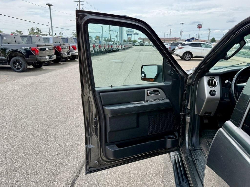 used 2016 Ford Expedition car