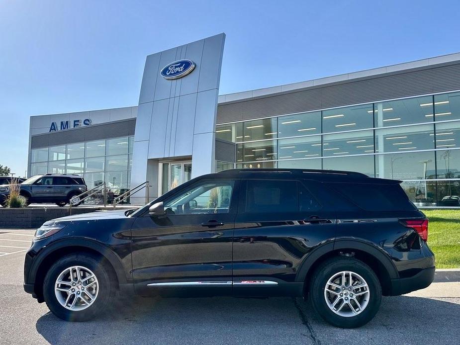 new 2025 Ford Explorer car, priced at $40,898