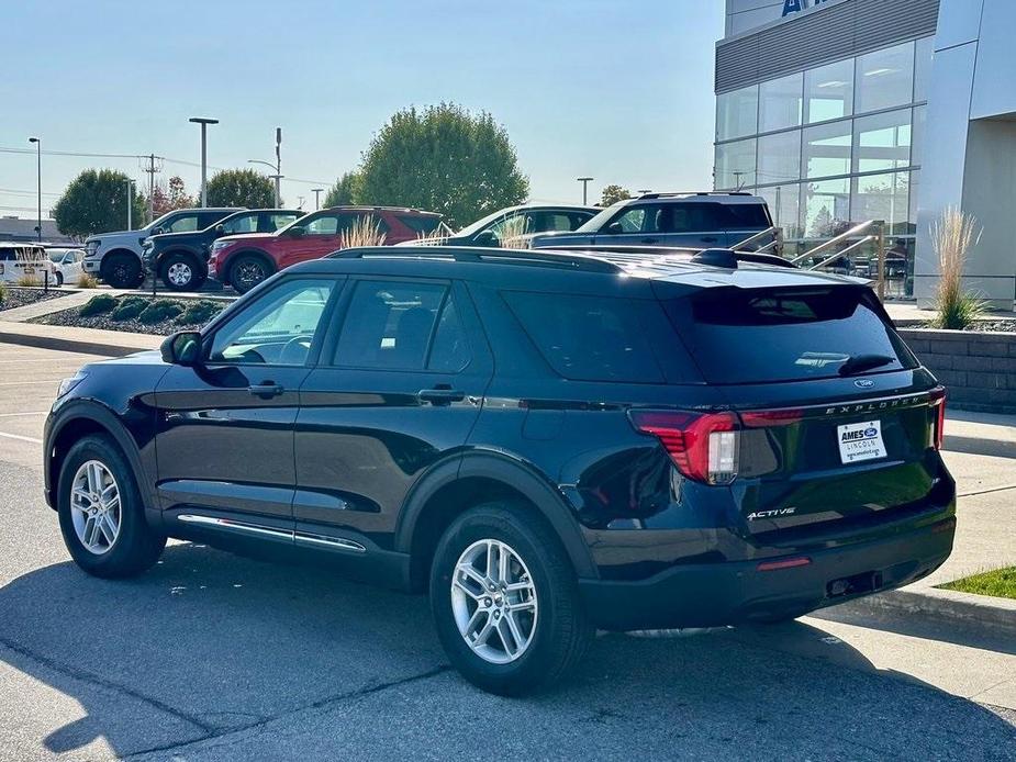 new 2025 Ford Explorer car, priced at $40,898