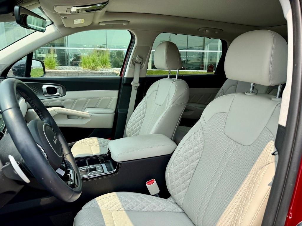 used 2023 Kia Sorento car, priced at $35,898