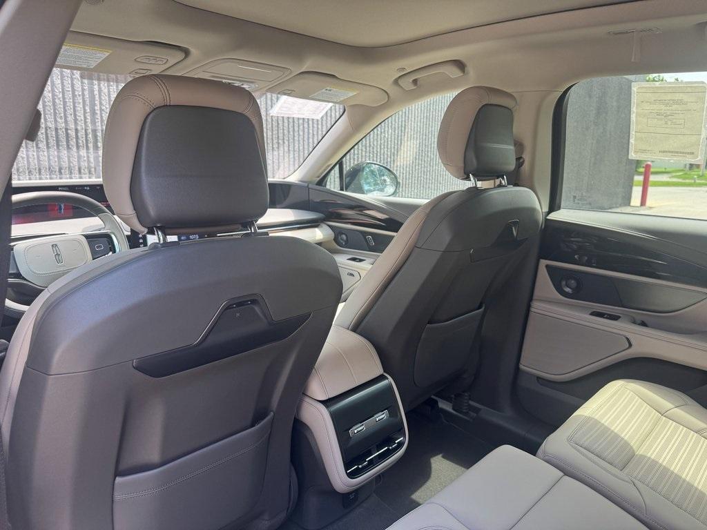 new 2025 Lincoln Nautilus car, priced at $63,998