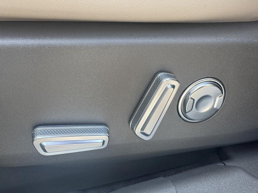 new 2025 Lincoln Nautilus car, priced at $63,998