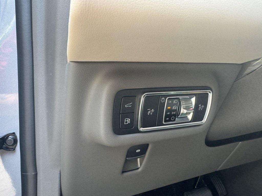 new 2025 Lincoln Nautilus car, priced at $63,998
