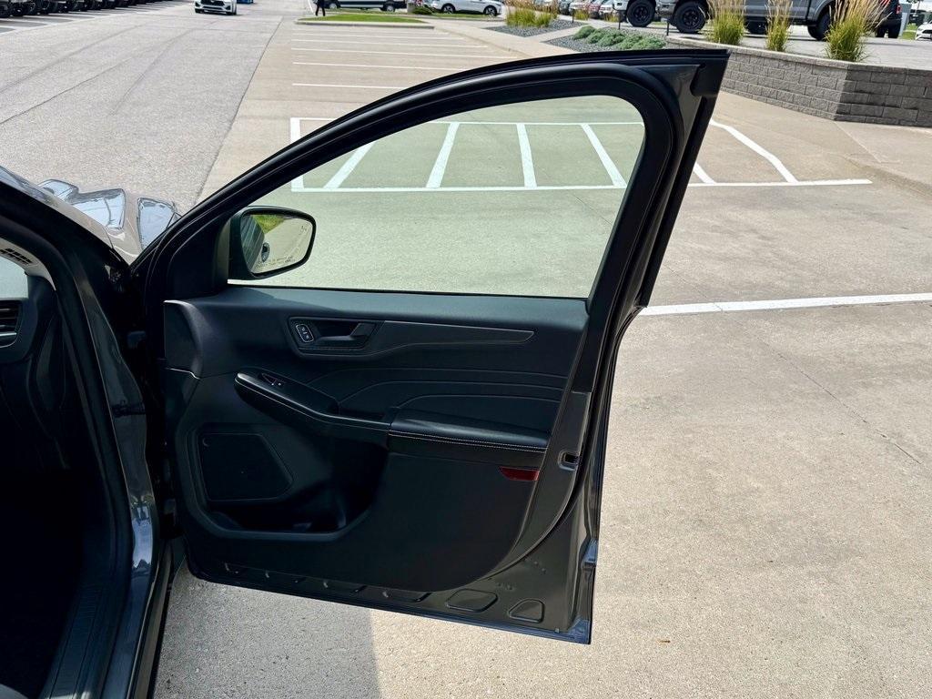 new 2025 Ford Escape car, priced at $27,392