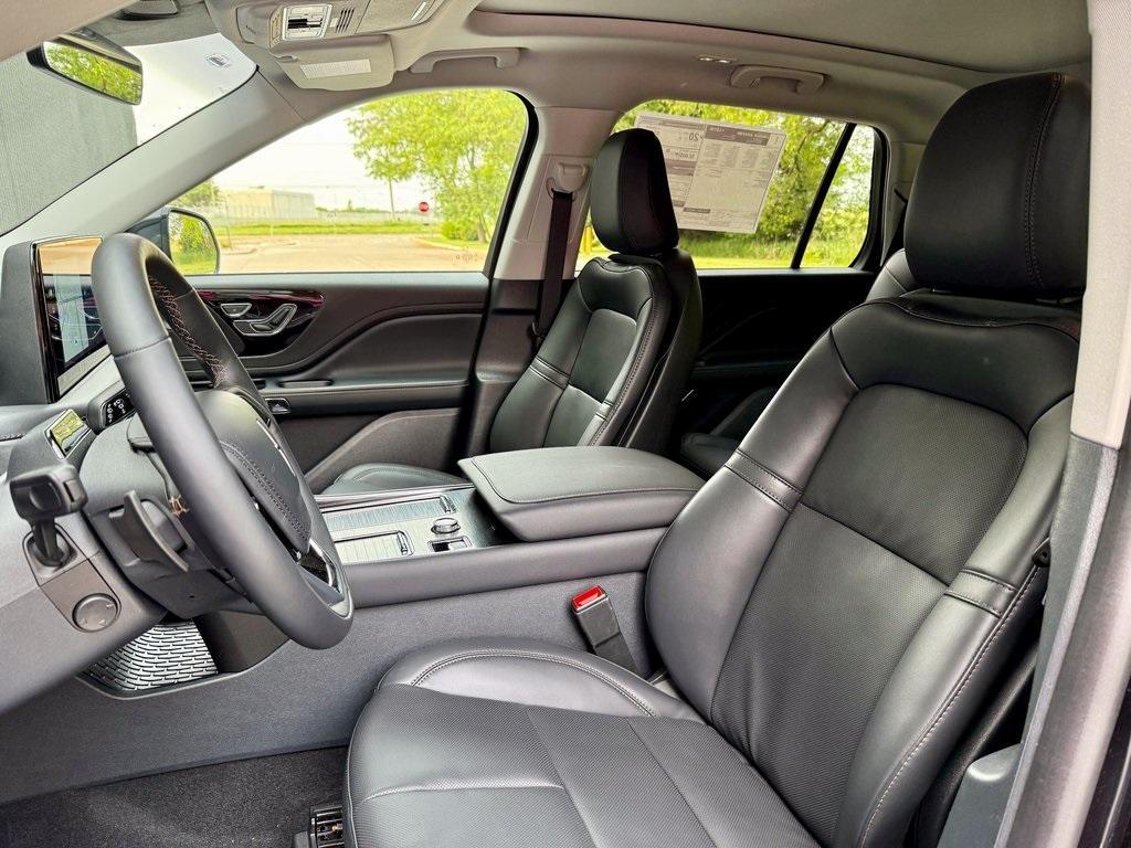new 2025 Lincoln Aviator car, priced at $61,775