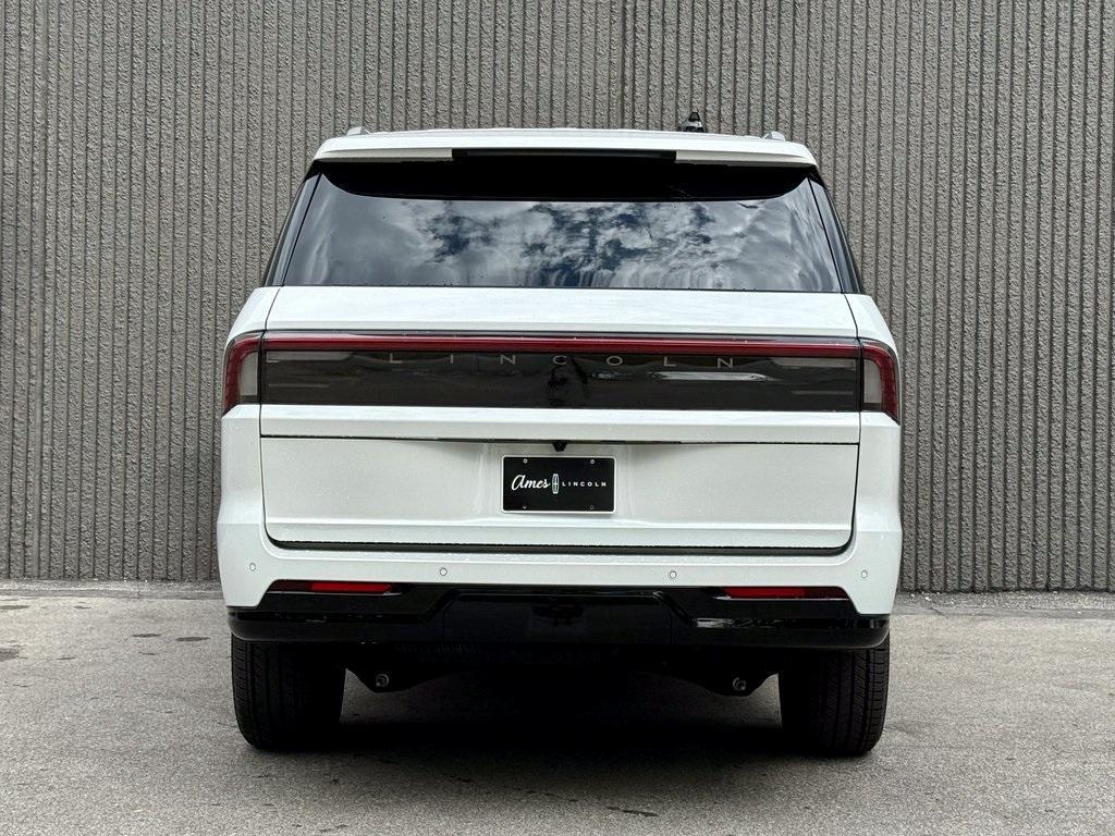 new 2025 Lincoln Navigator car, priced at $99,893