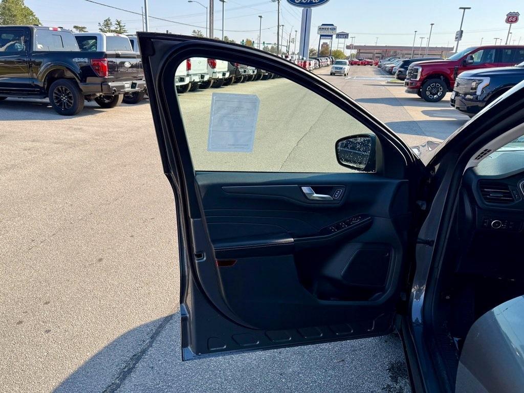 new 2026 Ford Escape car, priced at $31,528