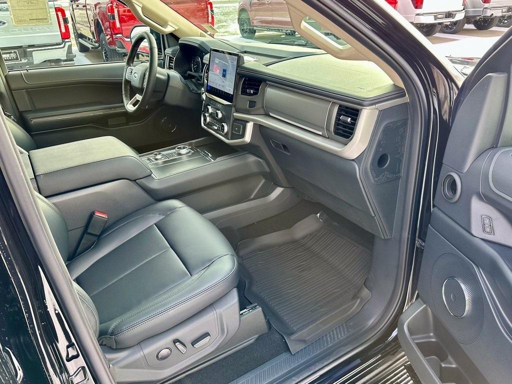 new 2024 Ford Expedition car, priced at $63,936