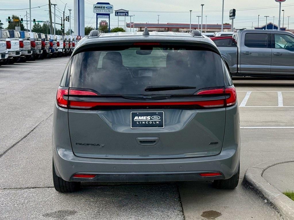 used 2022 Chrysler Pacifica car, priced at $24,678