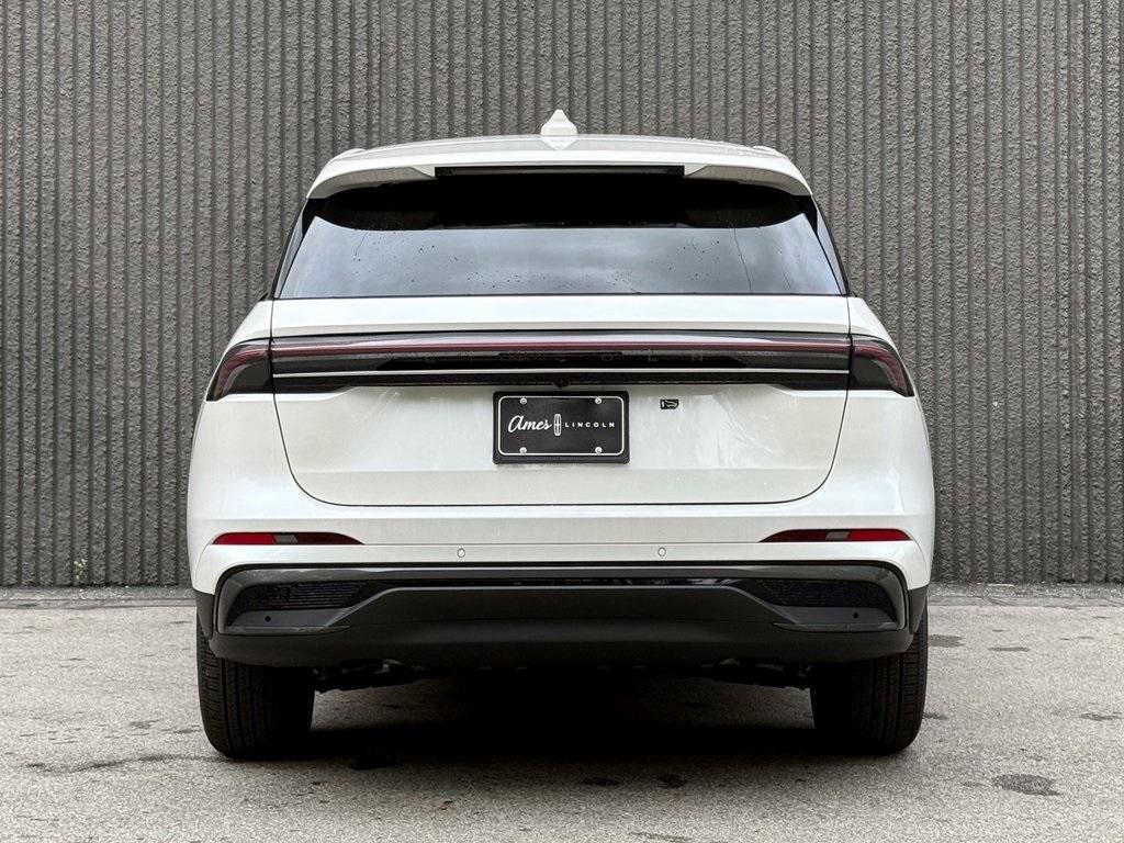 new 2025 Lincoln Nautilus car, priced at $60,318