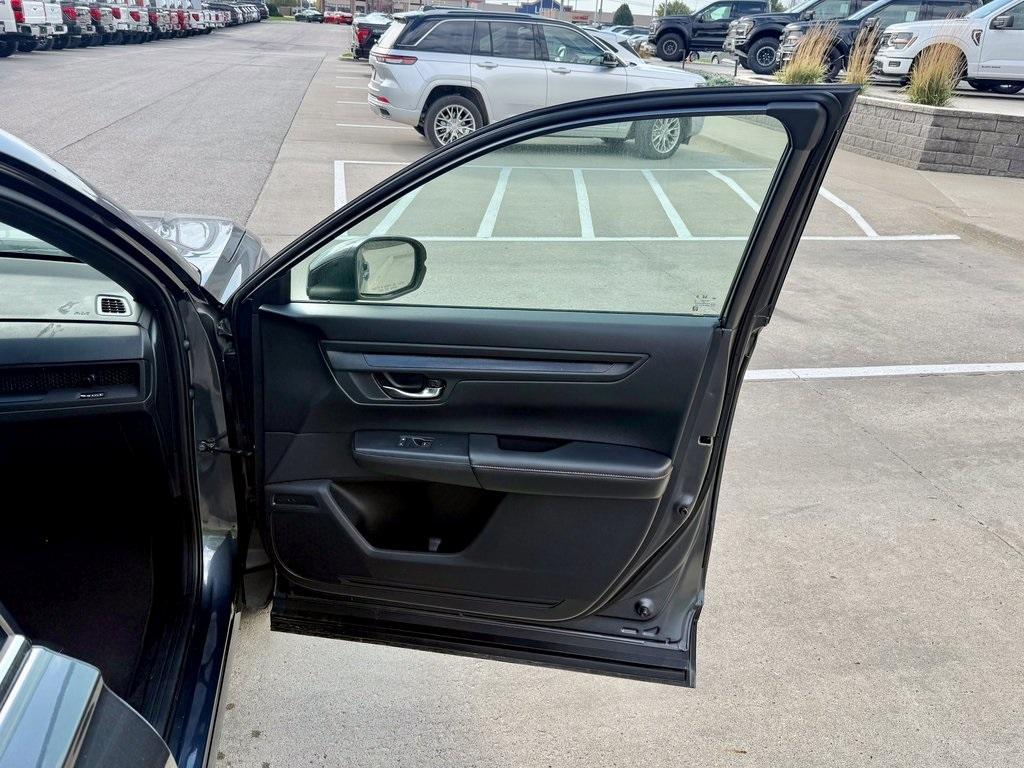 used 2024 Honda CR-V Hybrid car, priced at $33,958