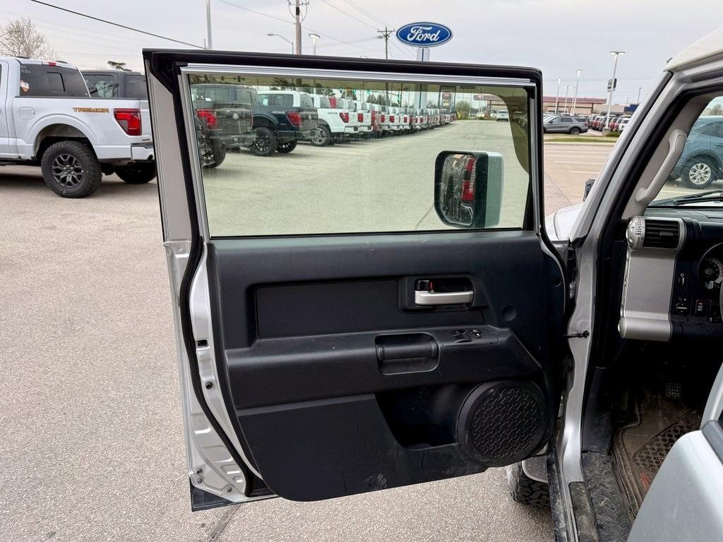 used 2008 Toyota FJ Cruiser car, priced at $16,858