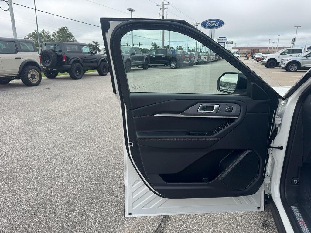 new 2025 Ford Explorer car, priced at $50,998