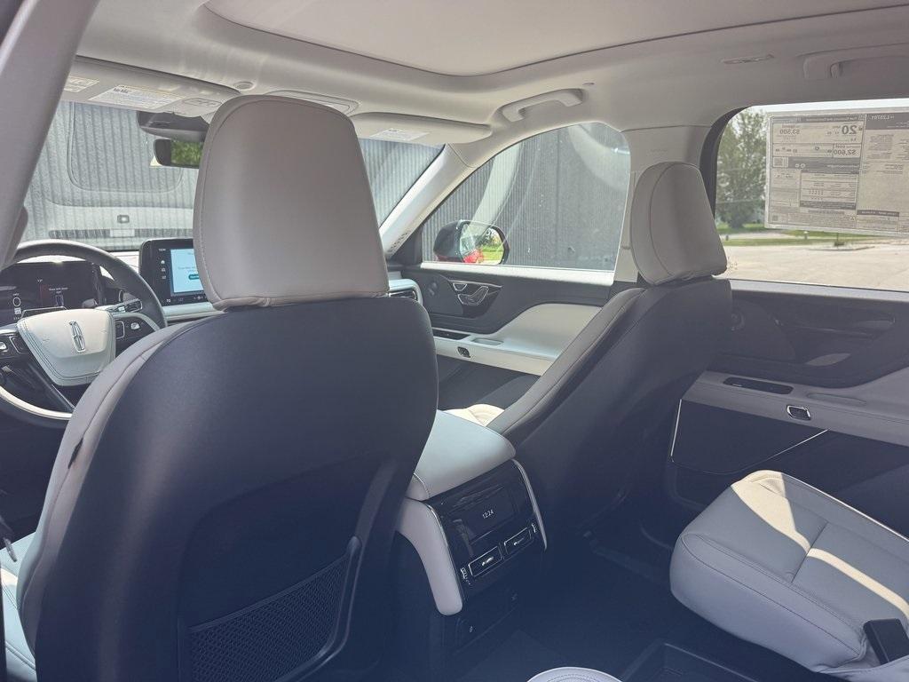 new 2025 Lincoln Aviator car, priced at $65,501