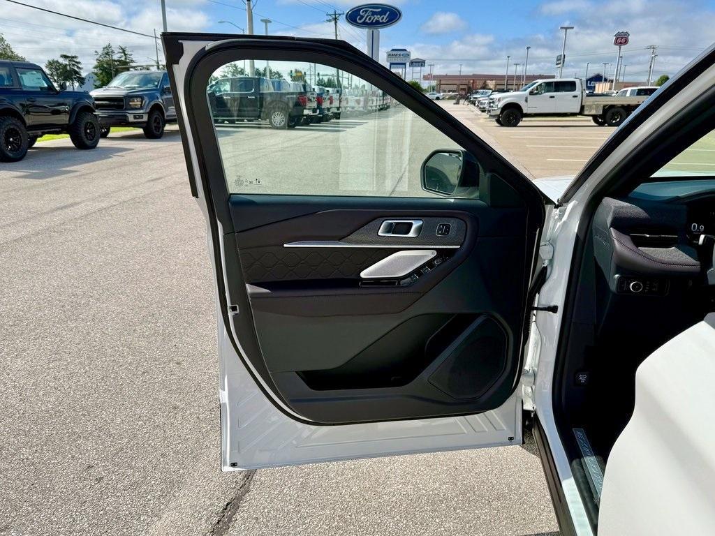 new 2025 Ford Explorer car, priced at $56,998
