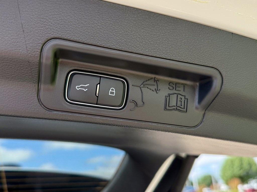 new 2025 Ford Explorer car, priced at $56,998