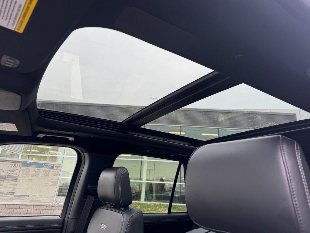 new 2025 Ford Expedition car, priced at $84,465