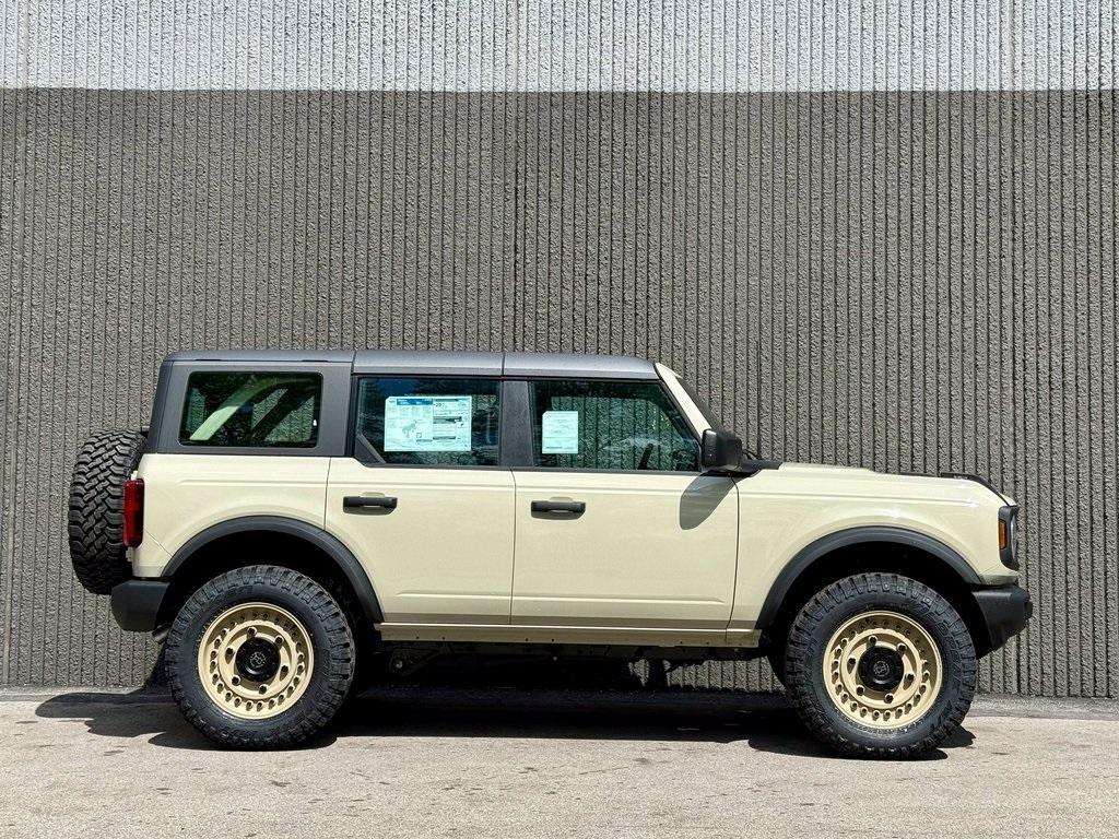 new 2025 Ford Bronco car, priced at $47,354