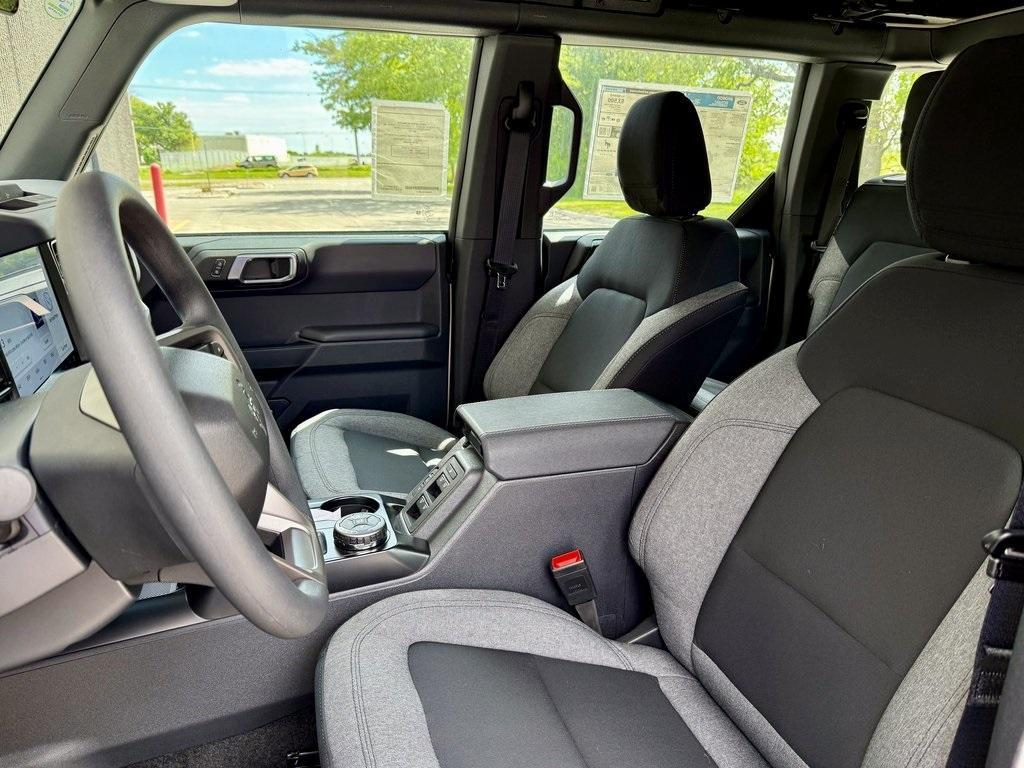 new 2025 Ford Bronco car, priced at $47,354