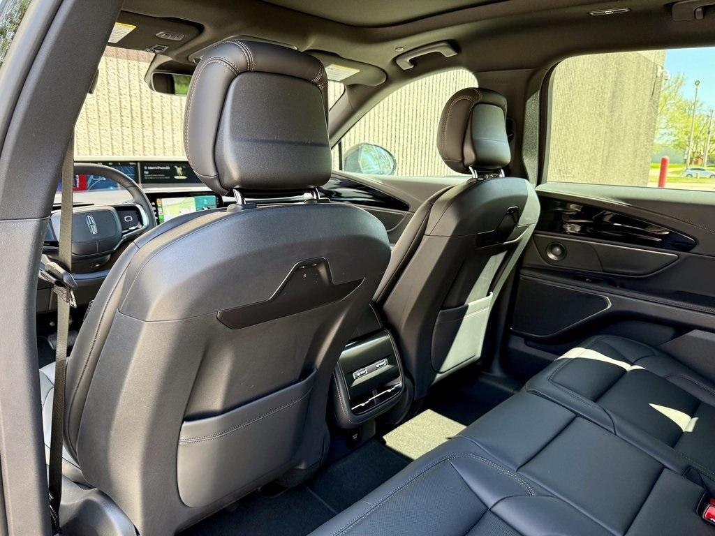 new 2025 Lincoln Nautilus car, priced at $57,633