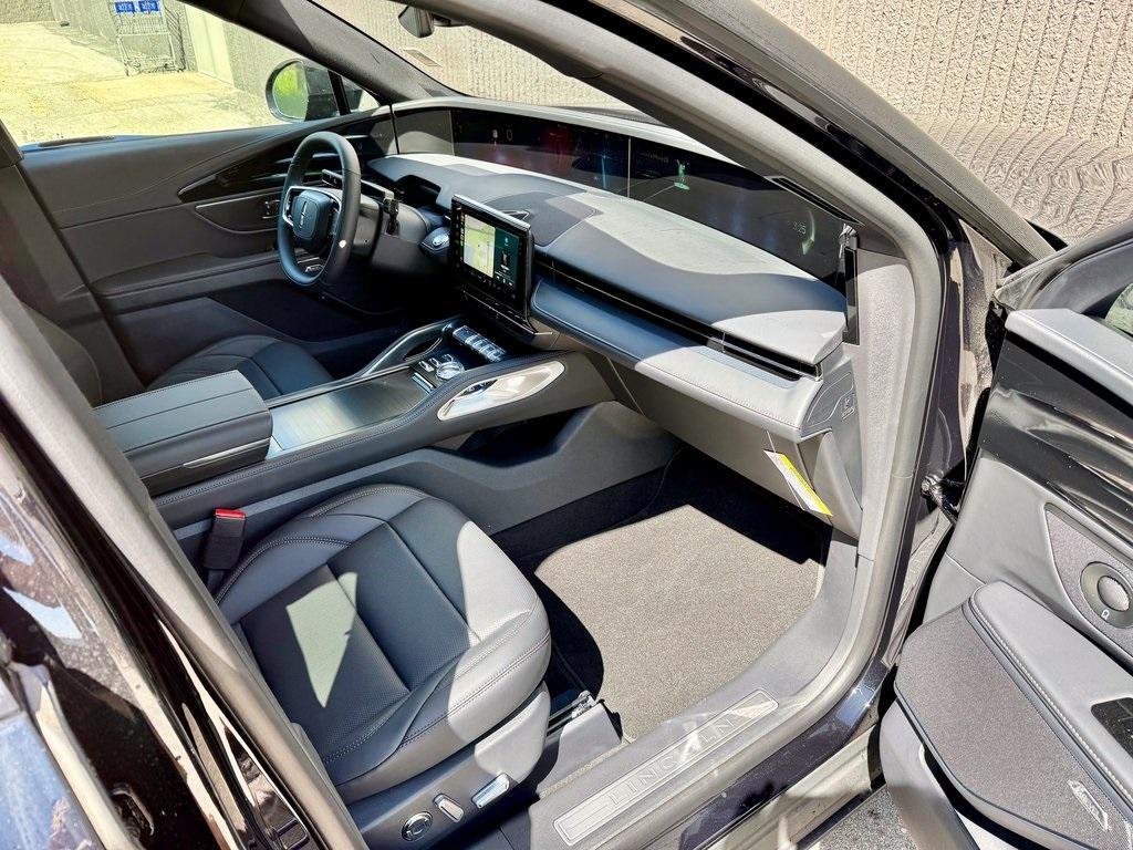 new 2025 Lincoln Nautilus car, priced at $57,633
