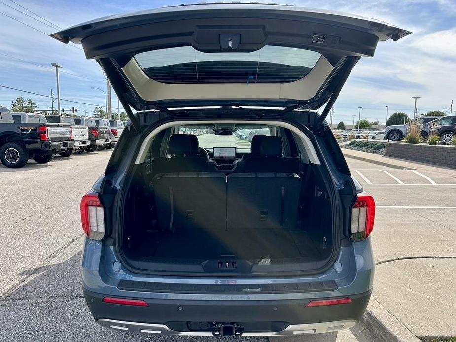 new 2025 Ford Explorer car, priced at $47,998