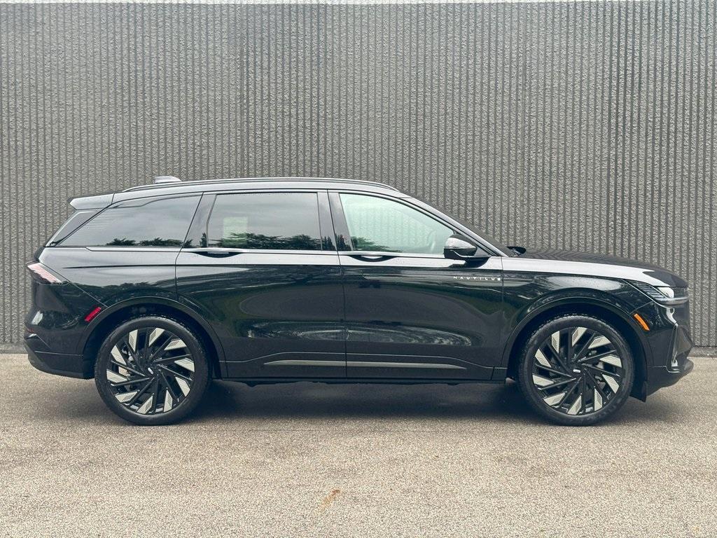 new 2025 Lincoln Nautilus car, priced at $68,851