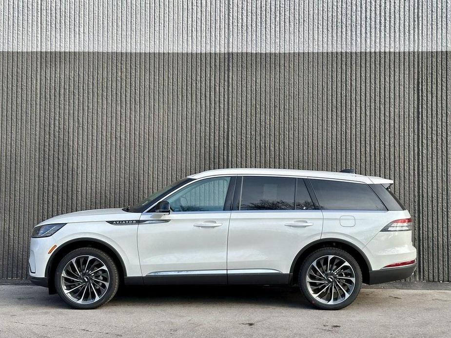 new 2025 Lincoln Aviator car, priced at $76,548