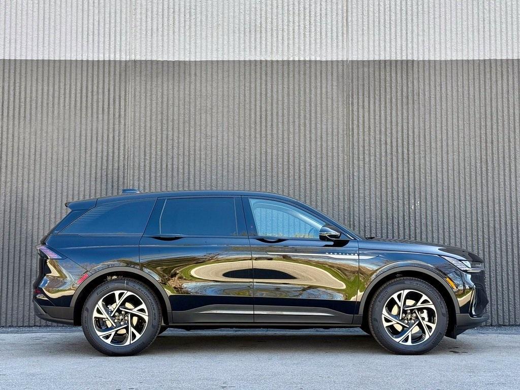 new 2025 Lincoln Nautilus car, priced at $53,614