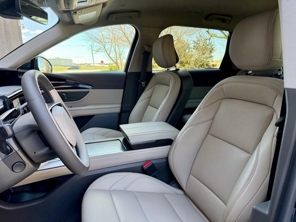 new 2025 Lincoln Nautilus car, priced at $53,614