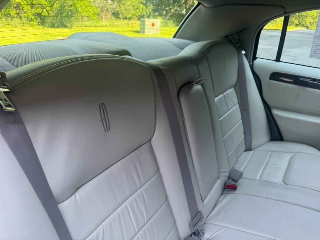 used 1999 Lincoln Town Car car, priced at $5,933