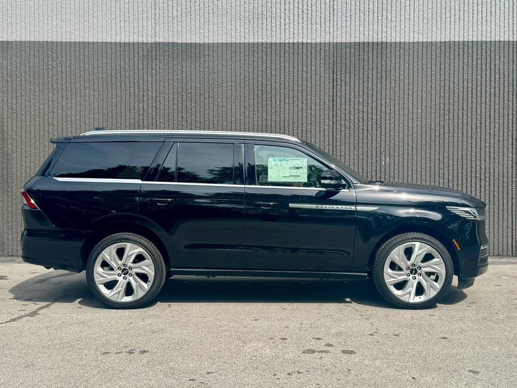 new 2025 Lincoln Navigator car, priced at $102,391