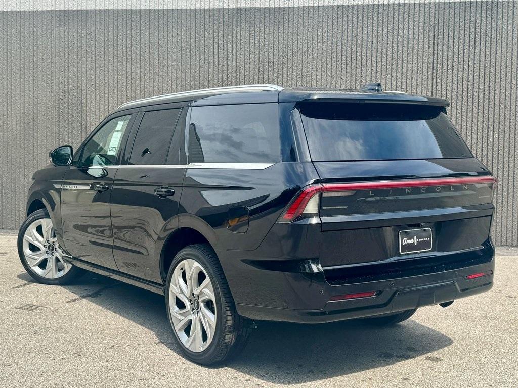 new 2025 Lincoln Navigator car, priced at $102,391