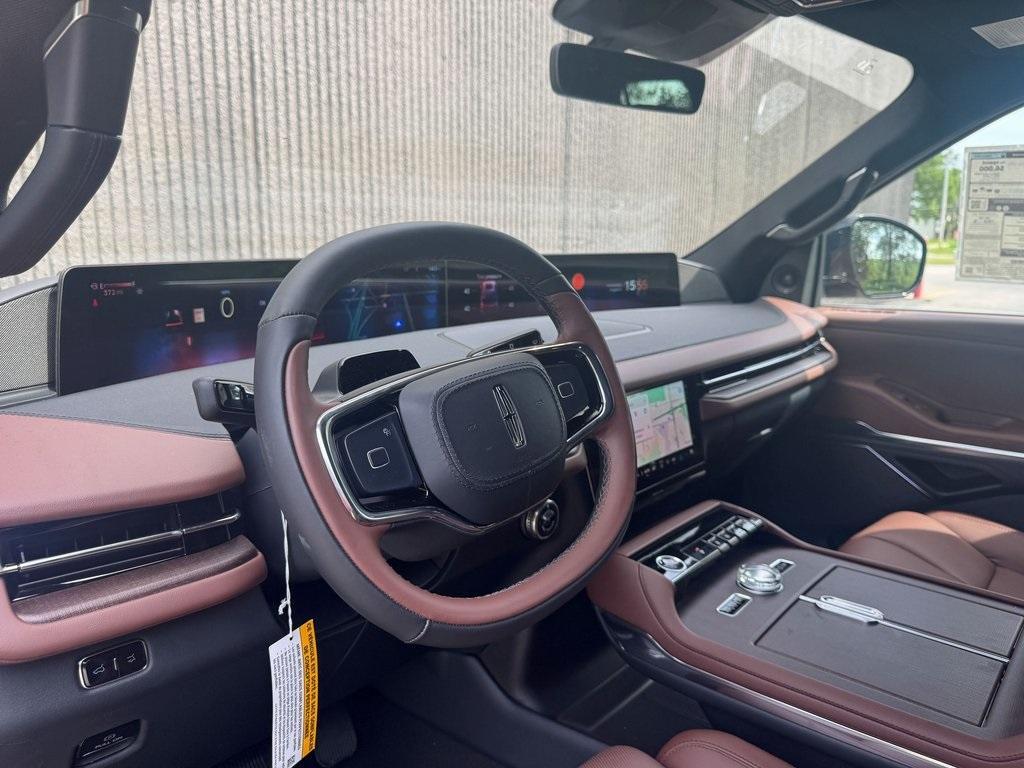 new 2025 Lincoln Navigator car, priced at $102,391