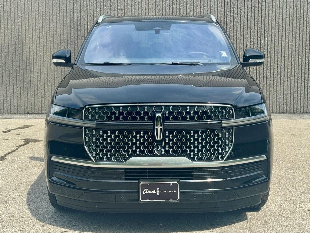 new 2025 Lincoln Navigator car, priced at $102,391